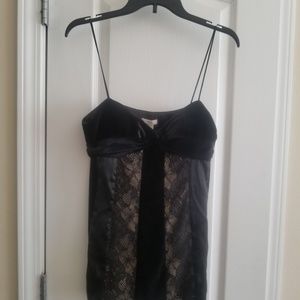 Cache size 10 Black and Nude  Lace Top